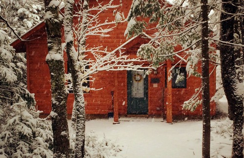 Ripton Cabin | Immaculate mountain cabin with awe inspiring sunrise and mountain views