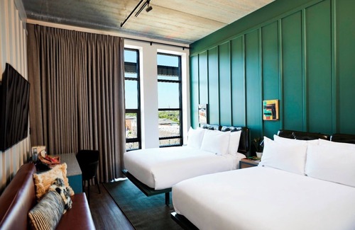 East Nashville Hotel | Immerse in Art at Trendy Guest House with Stunning Skyline Views & Rooftop Bar