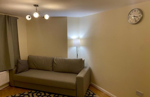 Thamesmead Apartment | Impeccable 2-Bed Apartment in London