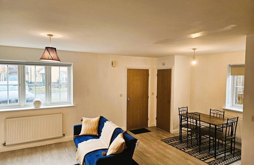 Basildon House | Impeccable 2-bed House in Basildon