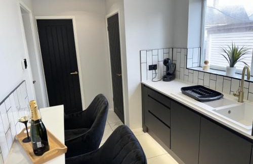 Walsall House | Impeccable 3-Bed House in Walsall