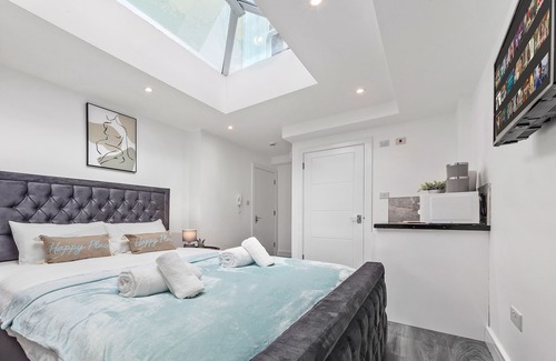 Highgate Apartment | Impeccable Ensuite Room in Finsbury Park LondonN19
