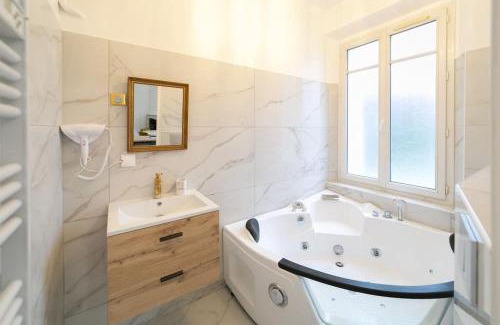 Avon Apartment | Imperial House 1850 Balnéo - Parking