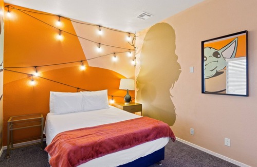 Northeast El Paso House | IN A GALAXY FAR FAR AWAY