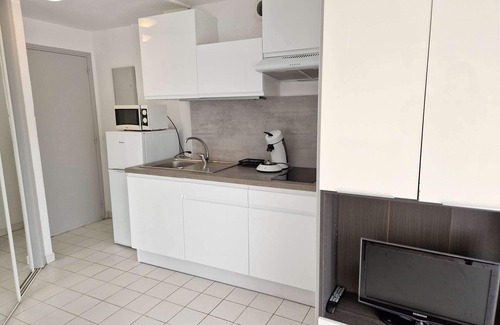 Marseillan Apartment | In a residence with a swimming-pool and direct access to the beach