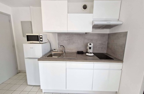Marseillan Apartment | In a residence with a swimming-pool and direct access to the beach