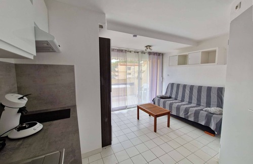 Marseillan Apartment | In a residence with a swimming-pool and direct access to the beach