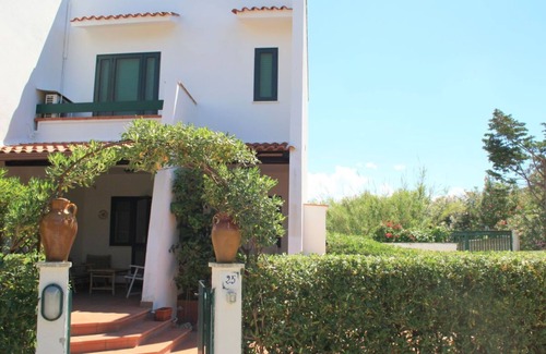 San Pietro in Bevagna Villa | in Direkter Strandlage mit Meerblick, Ruhig, mit Allem Komfort Ausgestattet