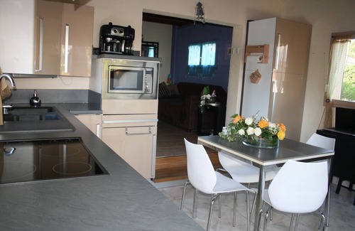 Villette-sur-Ain Apartment | In heart of the Rhône-Alpes, 4-person air-conditioned apartment, sheltered pool.