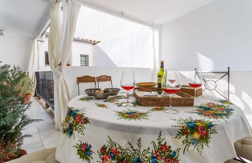 San Bartolome House | IN OFFER - LUXURY HOUSE WITH TERRACE IN LA JUDERIA, PAX 10