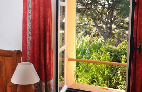 Ollioules House | In Ollioules, near Sanary, Provencal house with swimming pool.