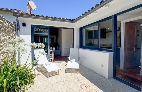 Sainte-Marie-de-Re House | In Sainte Marie de Ré, pretty renovated villa