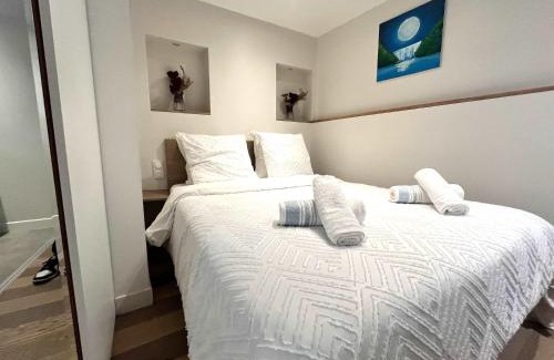 Saint-Germain-en-Laye Apartment | In The Heart Of The City - Cosy Studio - Close to RER