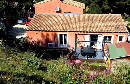 Ensues-la-Redonne Apartment | IN THE HEART OF THE CALANQUE DE FIGUIÈRES