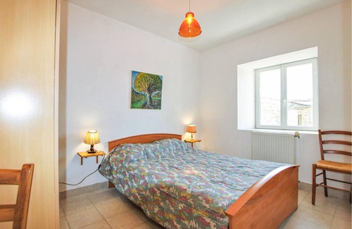 Comps House | In the heart of the Drôme des Collines, on the heights of the hamlet of Comps, known for its fully r