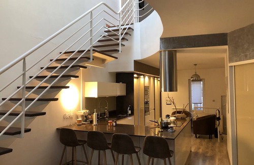 Martigues House | In the heart of the Island, contemporary house with daylight well and BBQ roof terrace