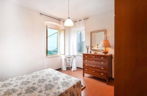 Muro Inferiore Apartment | In the hills of Vernazza welcomes you a spacious apartment with great views of nature and the sea.