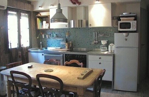 Sete Apartment | IN THE TYPICAL DISTRICT OF POINTE COURTE IN SETE CITY BETWEEN SEA AND SKY