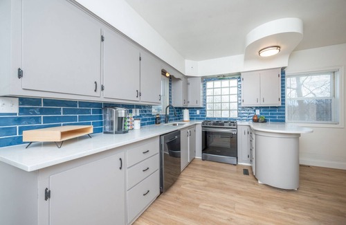 Des Moines Other | In town acreage can be your private retreat!