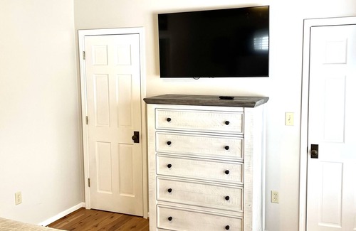 Blowing Rock Cottage | In-Town Cottage, 3 bed and 2 bath, easy walk to Main Street.