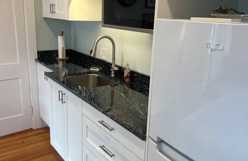 Jamestown Apartment | In town studio