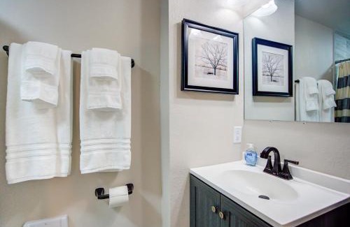 Madison Apartment | In-Unit Laundry AC Free Parking Dishwasher