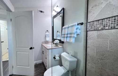 Hermosa Village House | Incredible 5 Bedroom, 4 Bath, Rock Pool & Jacuzzi Home, 1/2 Mile Walk To Disney