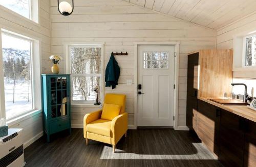 Chugiak House | Incredible Cabin Surrounded by Trees and Hot-tub Provided in Anchorage, Alaska