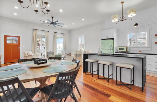 Thunderbolt House | Incredible Coastal Getaway w/Private Pool Near Sav + Beach by Lucky Savannah