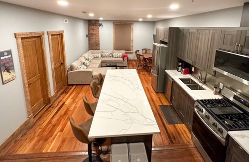 Historic Downtown Fernie Hotel | Incredible Downtown Location. Dog Friendly