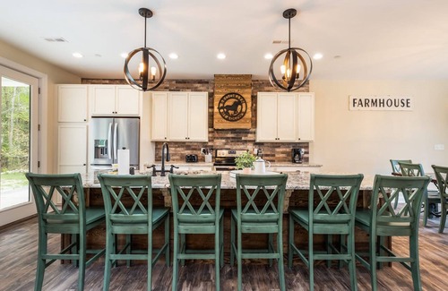 Ocean Pines House | Incredible equestrian estate & guest house with in-ground pool