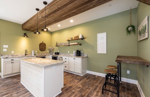 Ocean Pines House | Incredible equestrian estate & guest house with in-ground pool