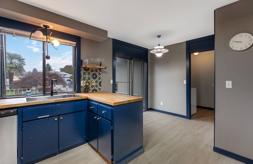 Gresham House | Incredible Golfside Single Level Ranch, Open Layout w/Vintage Charm, Huge Patio, Close 2 Everything