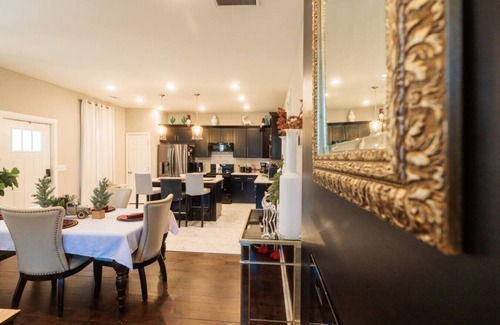 Lithonia House | Incredible King Bed Room Private Entry Bathroom