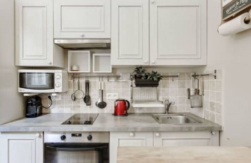 Champs-Elysees Apartment | Incredible Location Paris Champs-elysees 2/5 P