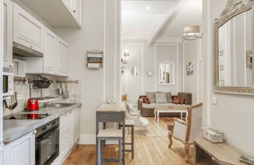 Champs-Elysees Apartment | Incredible Location Paris Champs-elysees 2/5 P