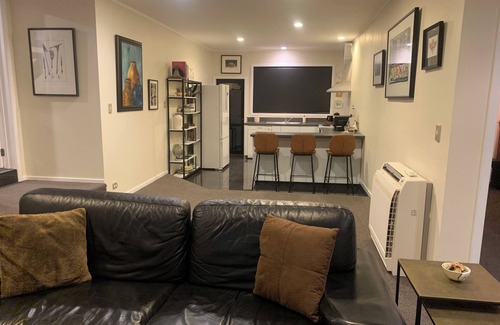 Mapua Apartment | Incredible mountain & sea viewsn- 2 Bedrooms apartment (ground floor)