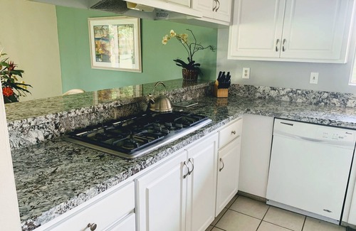 Palm Springs Condo | Incredible Mountain Views - Relax In Sunny Palm Springs