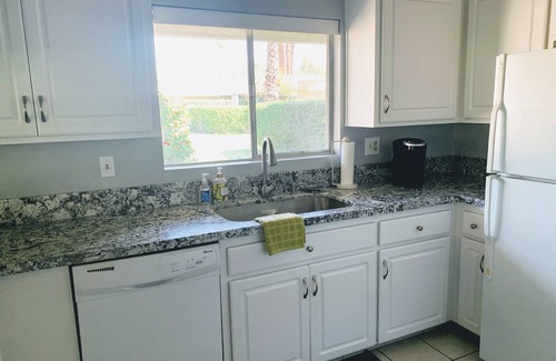 Palm Springs Condo | Incredible Mountain Views - Relax In Sunny Palm Springs