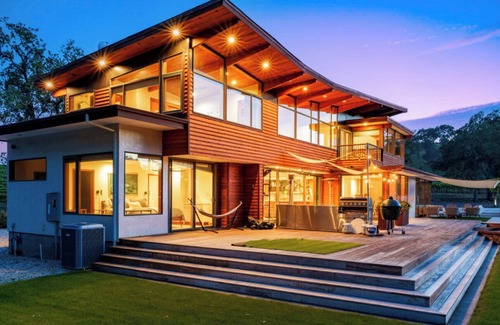 Geyserville House | Incredible New Estate- a magical escape for your luxe getaway.