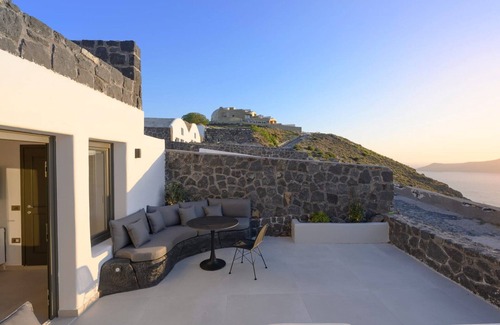 Imerovigli Villa | Incredible Santorini Suite | Elysia Suite | Breathtaking Sea Views | Private.