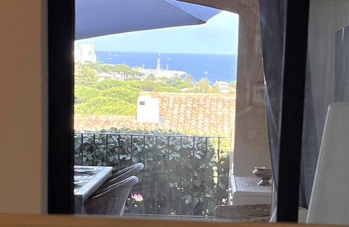 Sainte-Maxime Apartment | Incredible sea view-beach 300m away-pool-parking-fully renovated-2 bedrooms