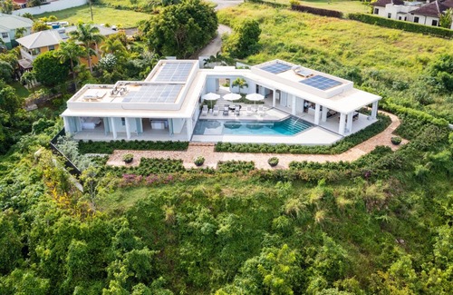 Deanes Villa | Incredible views of sea from the pool - Cool Breeze