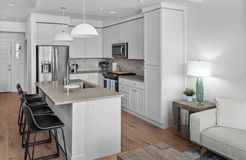 Downtown Salt Lake City Apartment | Incredible views! Pool,Gym,HTub