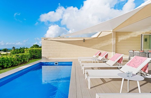 Merlin Bay Villa | Incredible villa, beach club access- Whitehaven (2 bed)