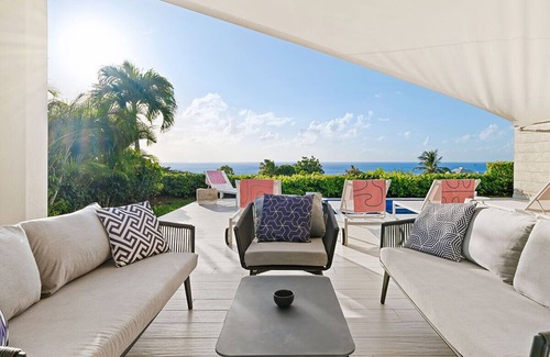 Merlin Bay Villa | Incredible villa, beach club access- Whitehaven (2 bed)