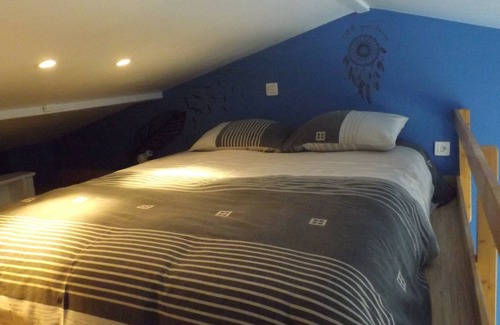 Saint-Sauveur Bed & Breakfast | Independent room with swimming pool