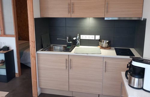 Saint-Medard-en-Jalles Apartment | independent studio with terrace 10 minutes from Bordeaux airport
