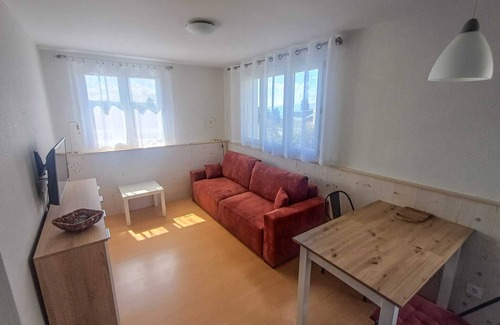 Font-Romeu-Odeillo-Via Apartment | Independent single storey studio in Villa.