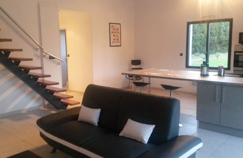 Saint-Martin-de-Crau House | INDEPENDENT VILLA with SWIMMING POOL in organic farmland